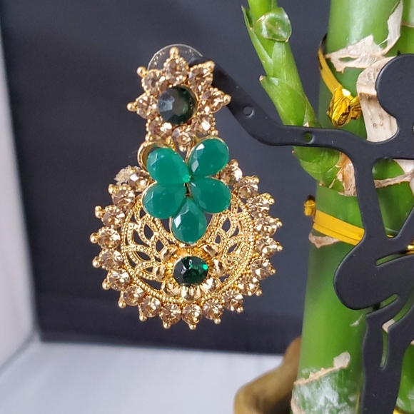 Fancy Earring - Picture 2 of 2